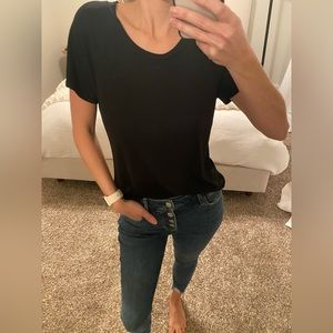 Plain black tshirt